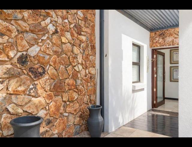 4 BEDROOM HOUSE FOR SALE IN SOUTHDOWNS ESTATE